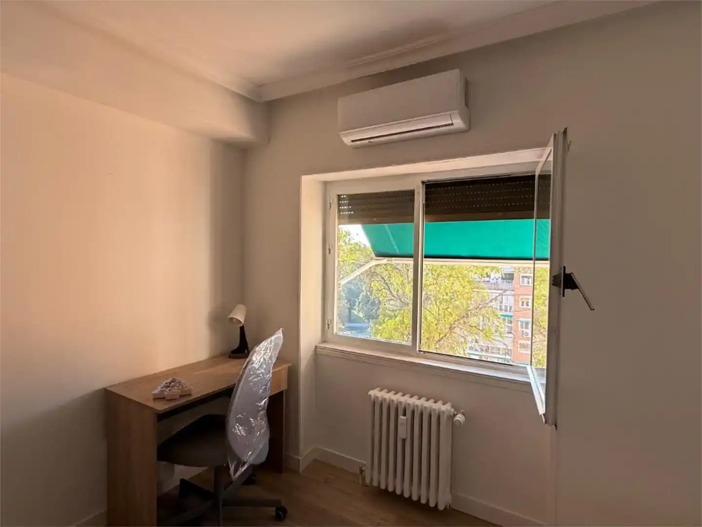 Terrassa de Pis per a compartir en Madrid amb Aire condicionat, Jardí privat i Parquet