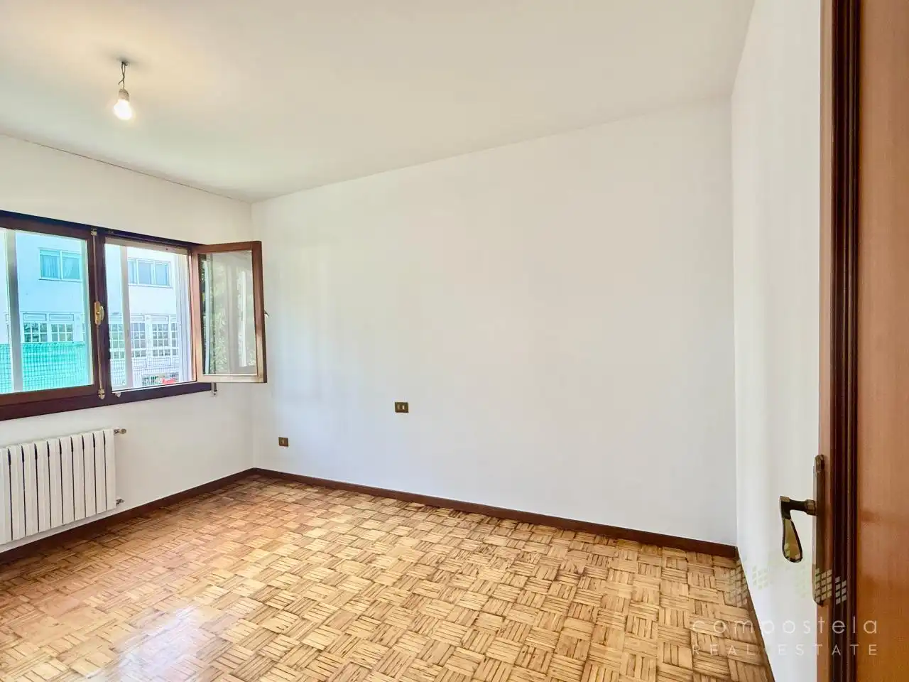 Bedroom of Houses for sale in O Milladoiro