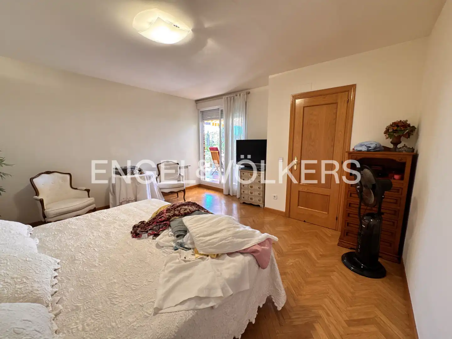 Habitación de Ático de alquiler en Majadahonda con Aire acondicionado, Calefacción y Jardín privado