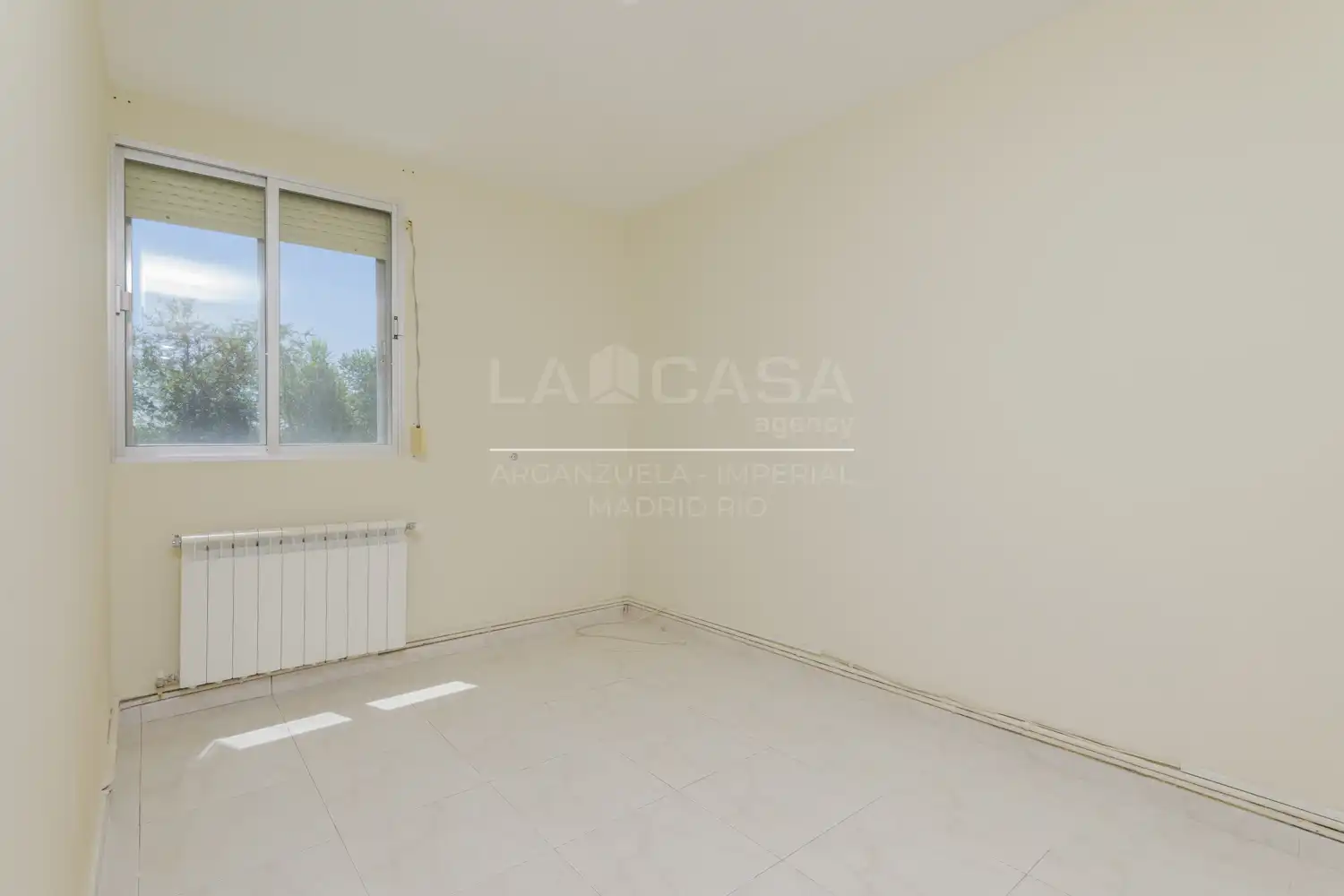 Habitación de Piso en venta en Madrid con Calefacción y Terraza