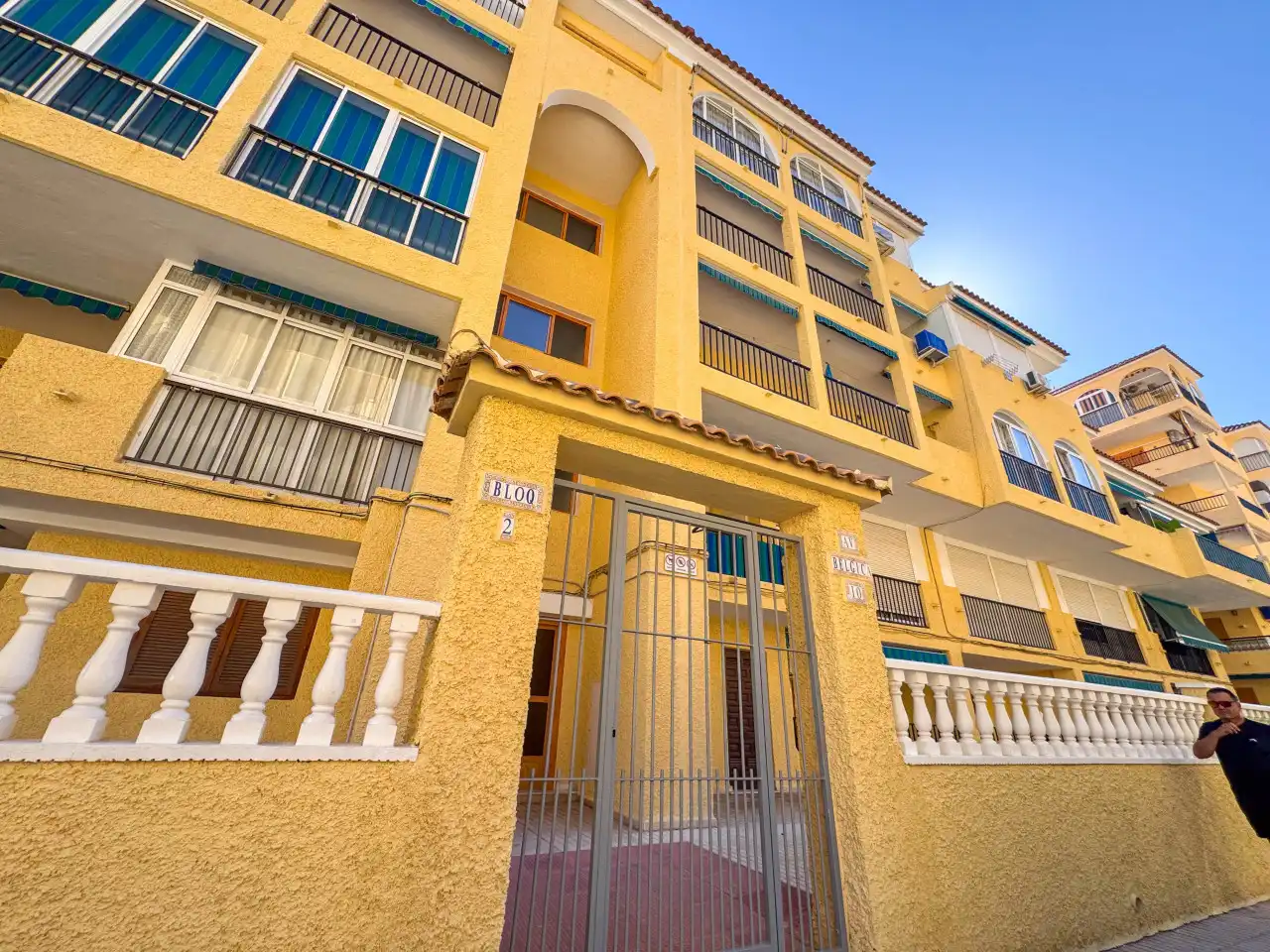 Vista exterior de Estudio en venta en Torrevieja con Calefacción, Terraza y Piscina