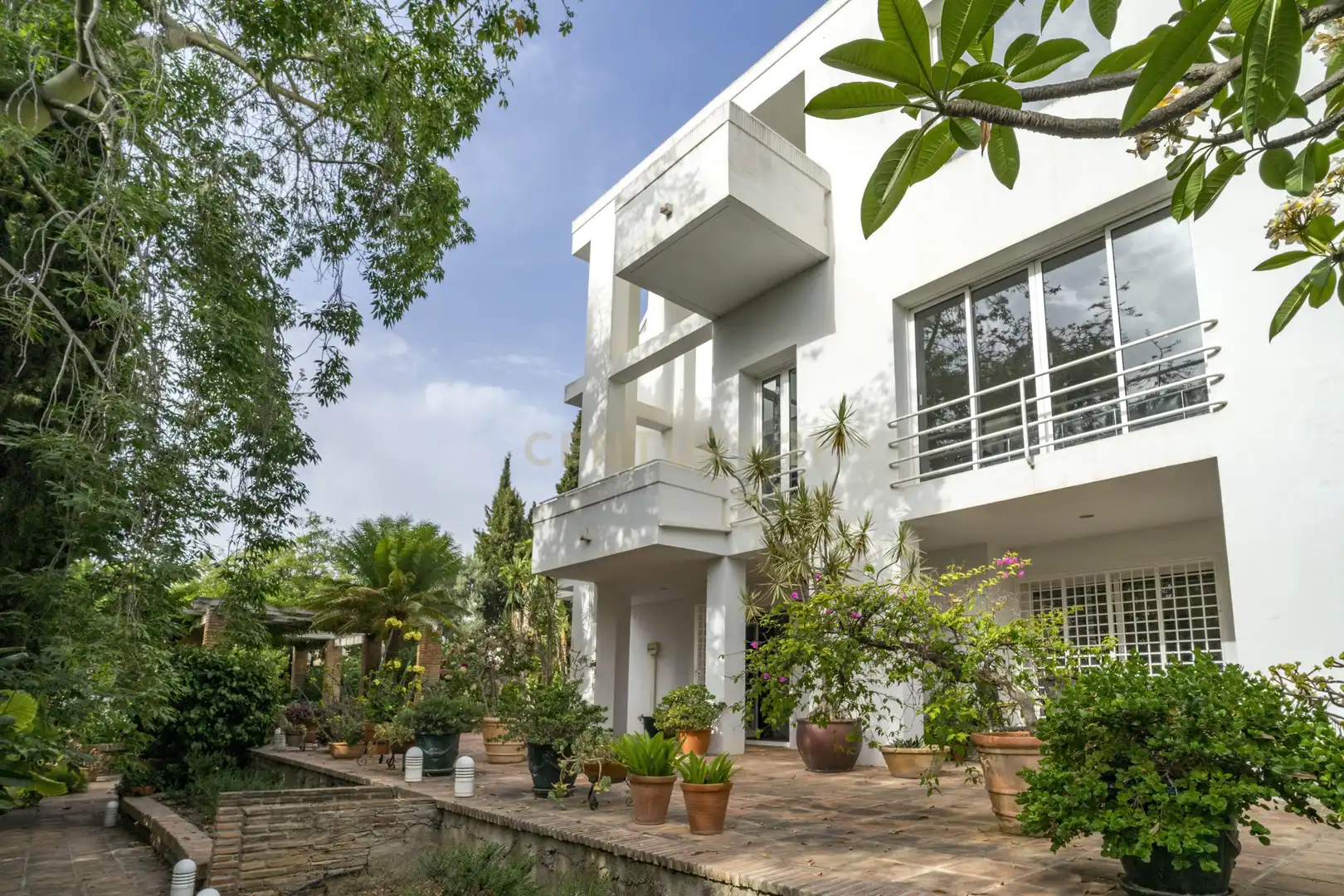 Vista exterior de Casa o xalet en venda en Mijas amb Aire condicionat, Jardí privat i Traster