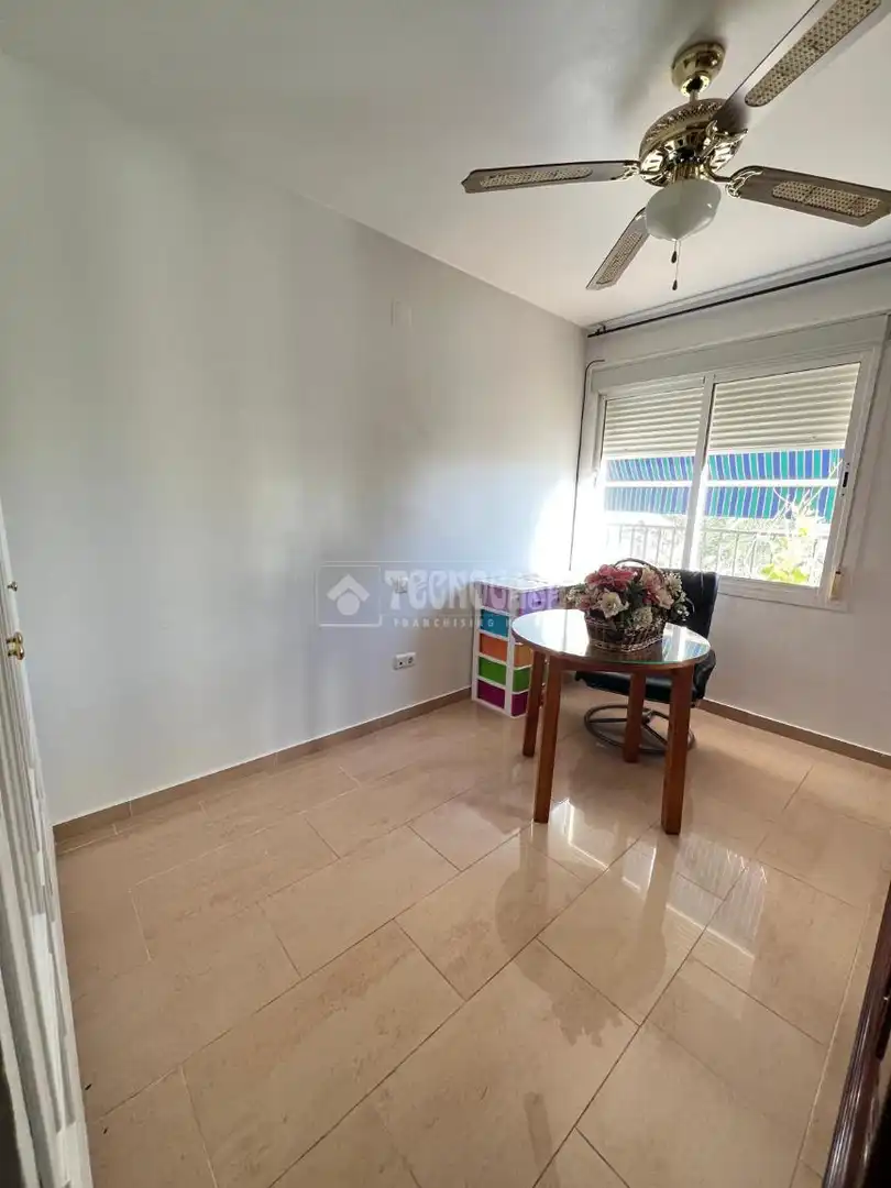 Bedroom of Flat for sale in Dos Hermanas
