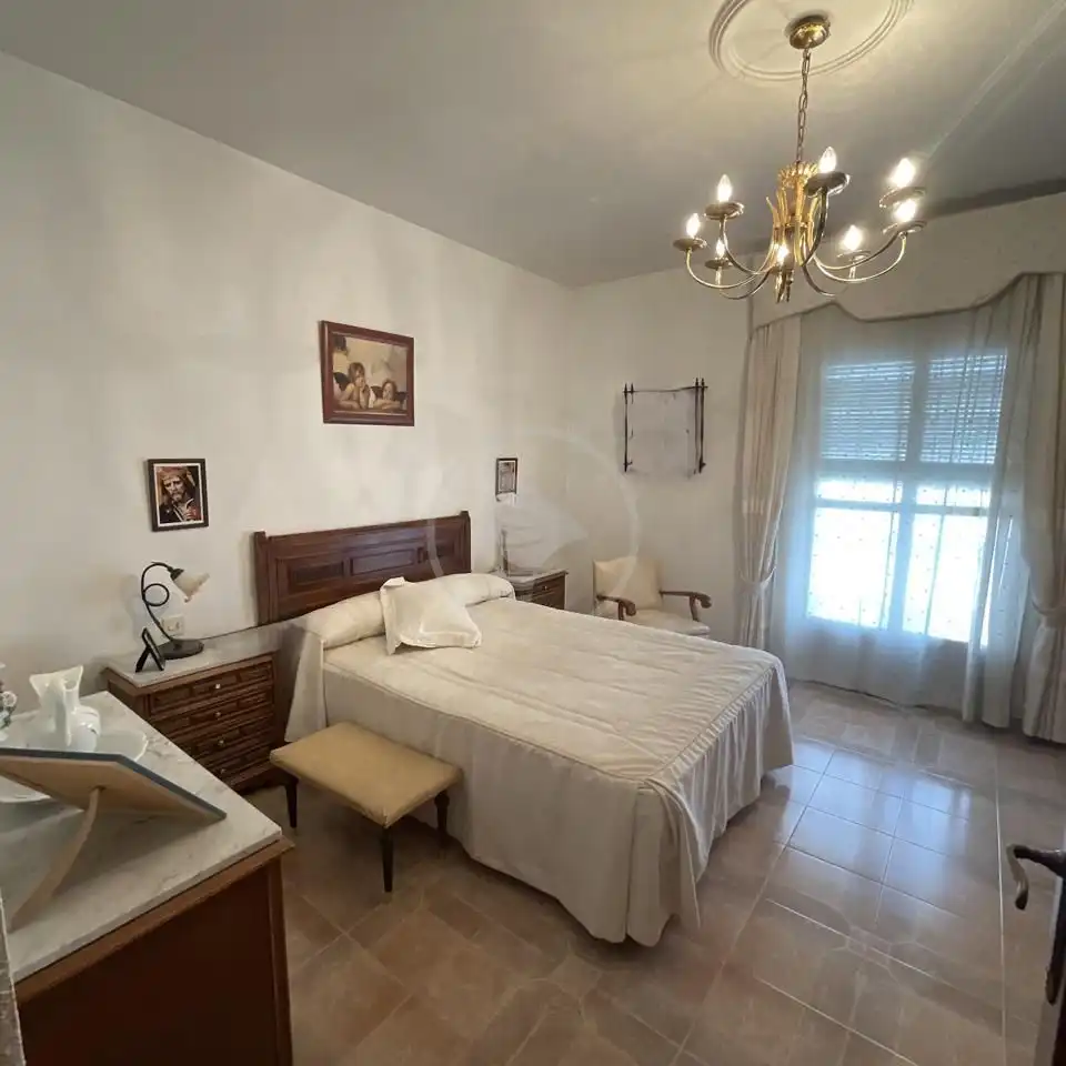 Dormitori de Casa o xalet en venda en Linares amb Aire condicionat i Terrassa