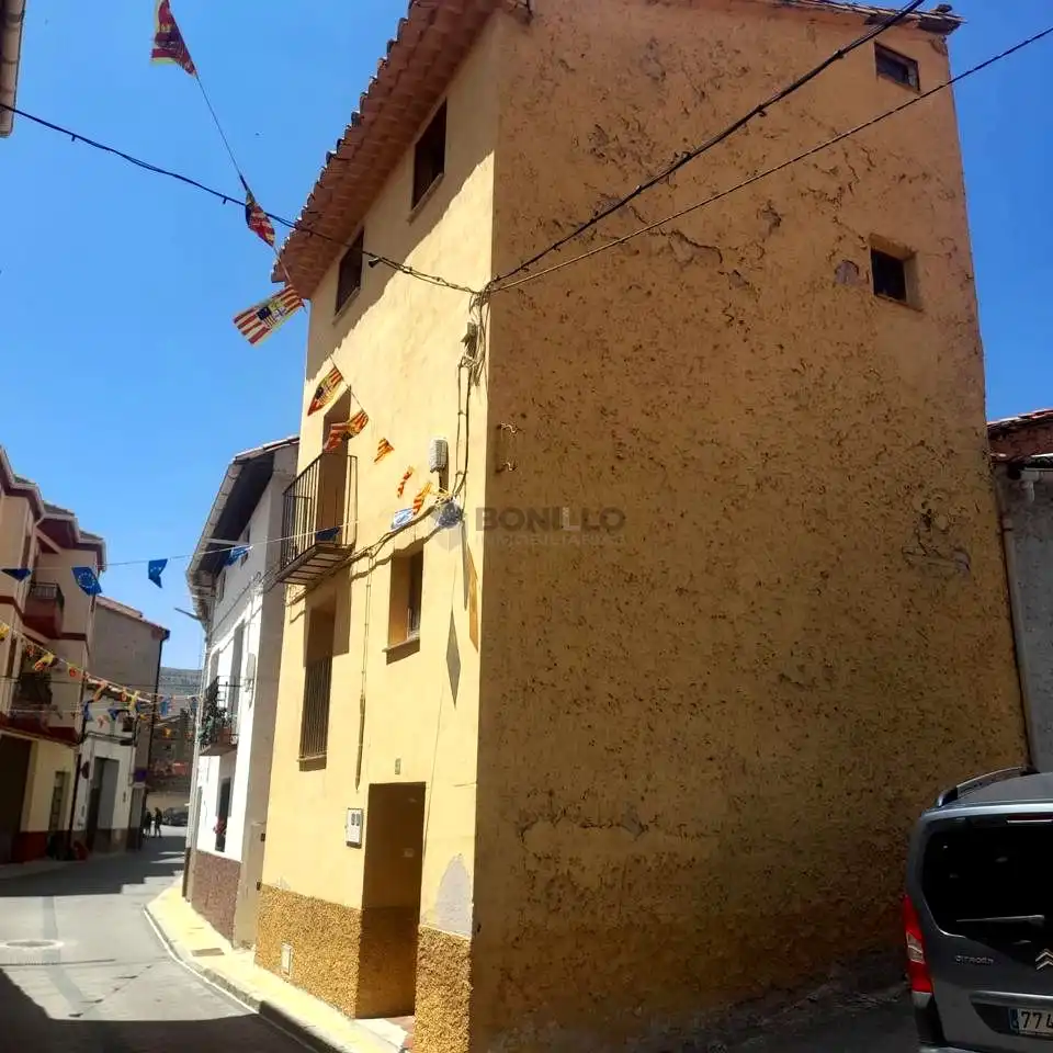 Vista exterior de Casa o chalet en venta en Escucha