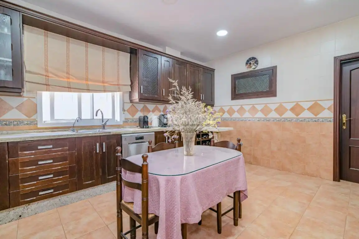 Kitchen of Flat for sale in Lucena  with Air Conditioner
