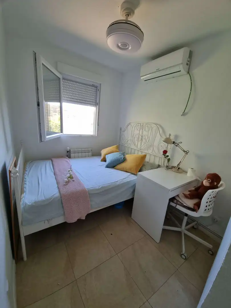 Schlafzimmer von Wohnung zur untervermieten in Las Rozas de Madrid mit Klimaanlage, Terrasse und Möbliert