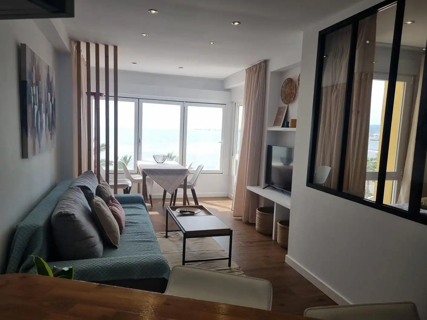 Sala d'estar de Estudi de lloguer en Algarrobo amb Aire condicionat, Calefacció i Terrassa