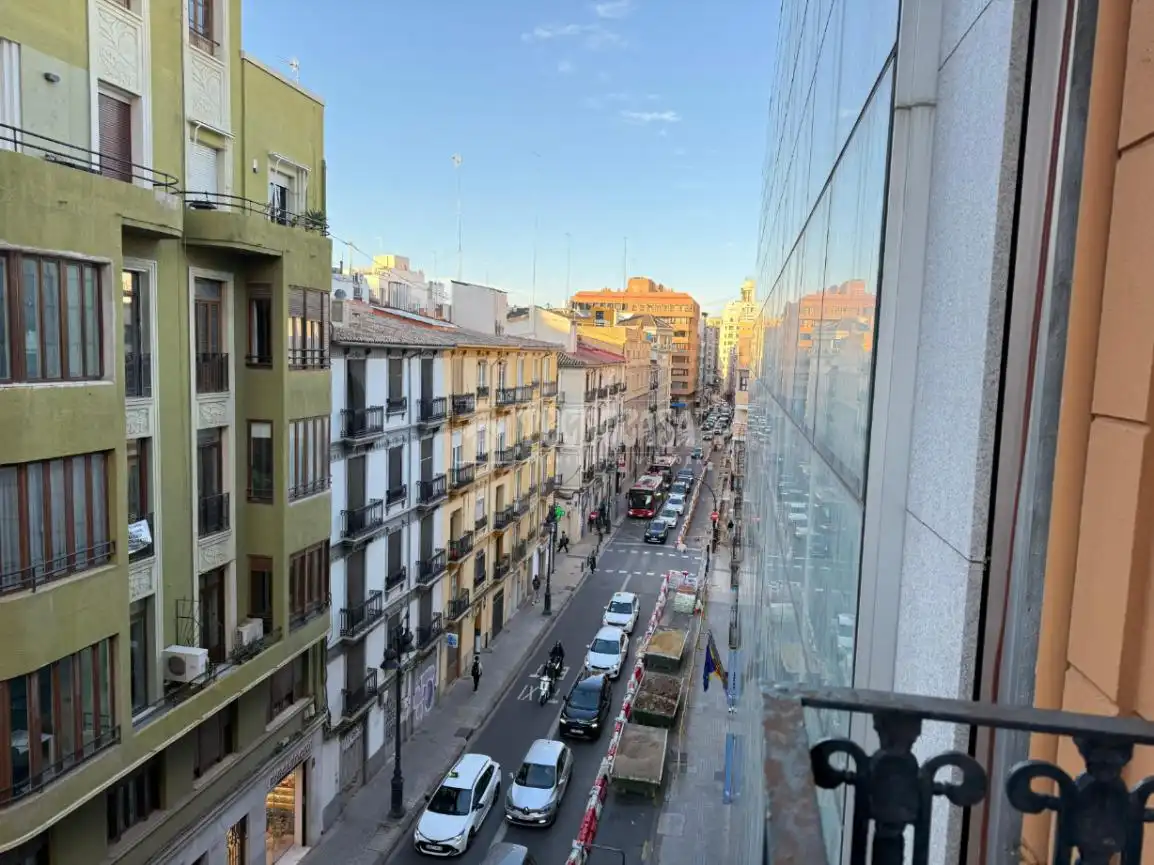 Vista exterior de Piso en venta en Valencia con Aire acondicionado, Calefacción y Amueblado