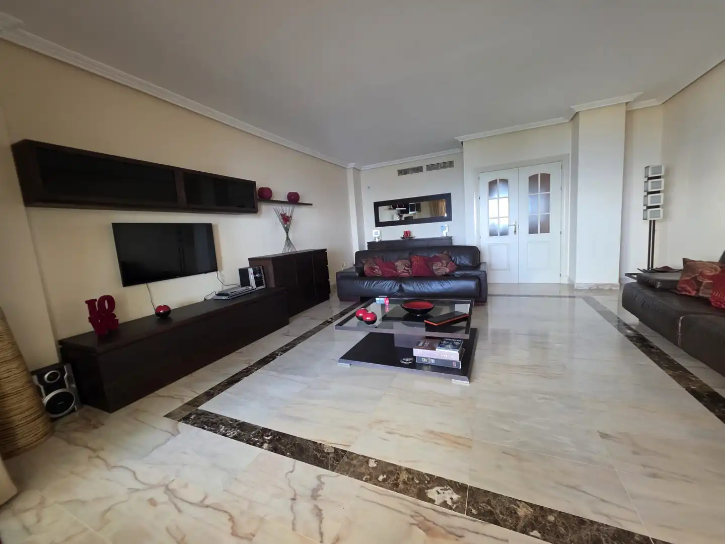 Sala d'estar de Pis en venda en Benalmádena amb Aire condicionat, Terrassa i Traster