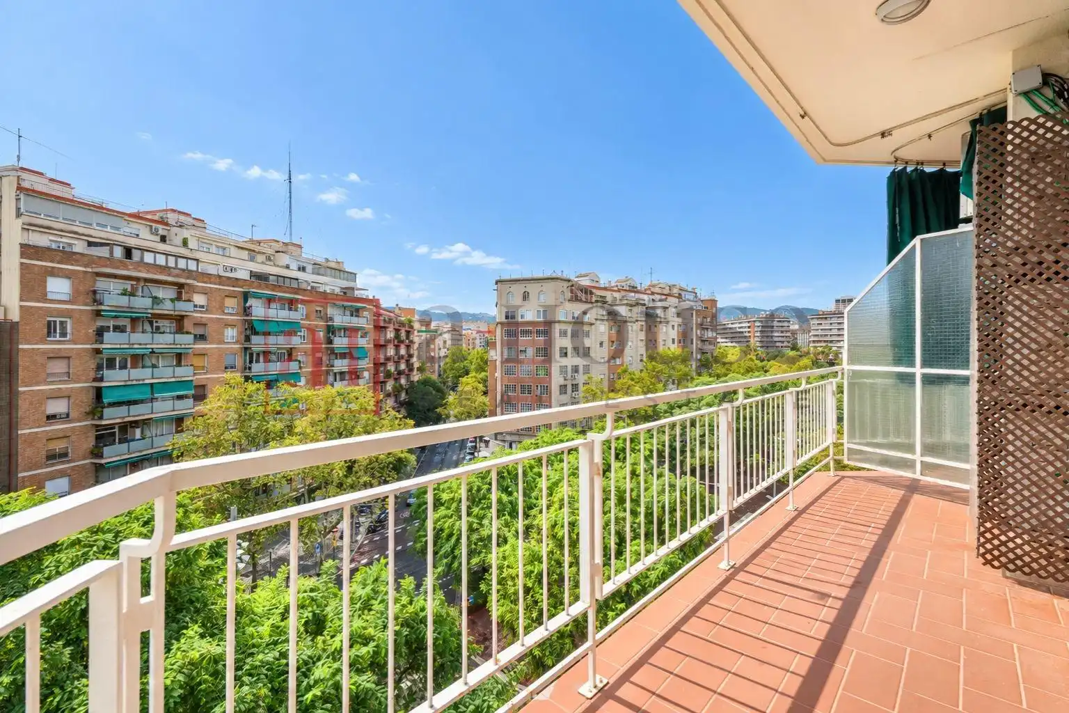 Piso con balcón en venta en Avenida de Josep Tarradellas