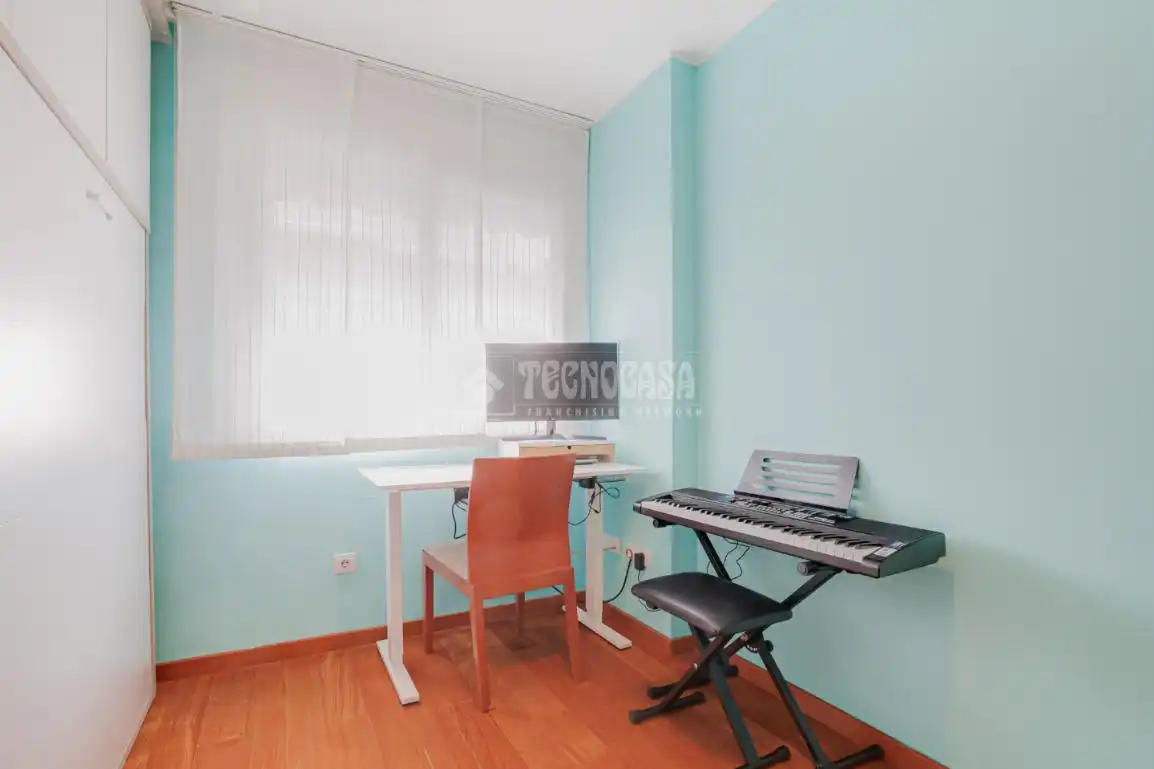 Habitación de Piso en venta en L'Hospitalet de Llobregat con Aire acondicionado, Calefacción y Balcón
