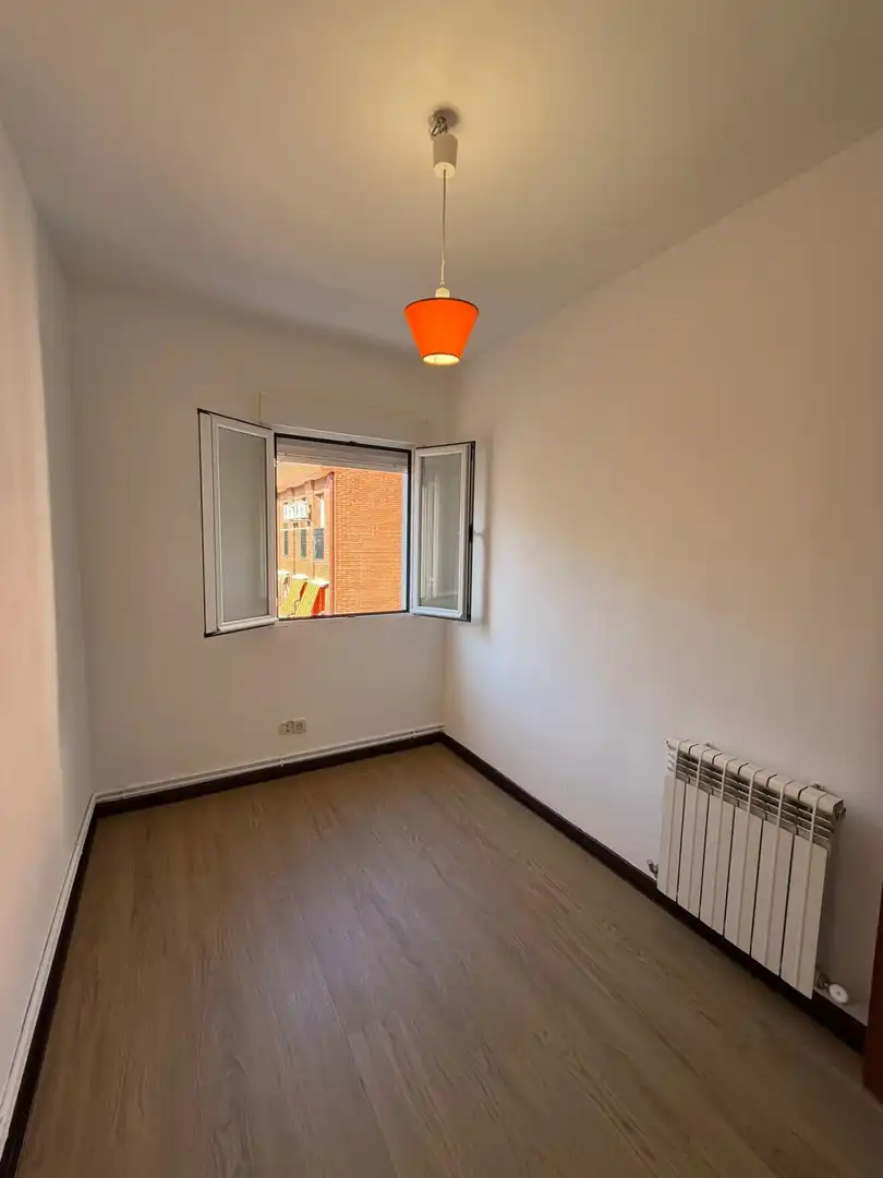 Habitación de Piso de alquiler en Madrid con Aire acondicionado y Calefacción