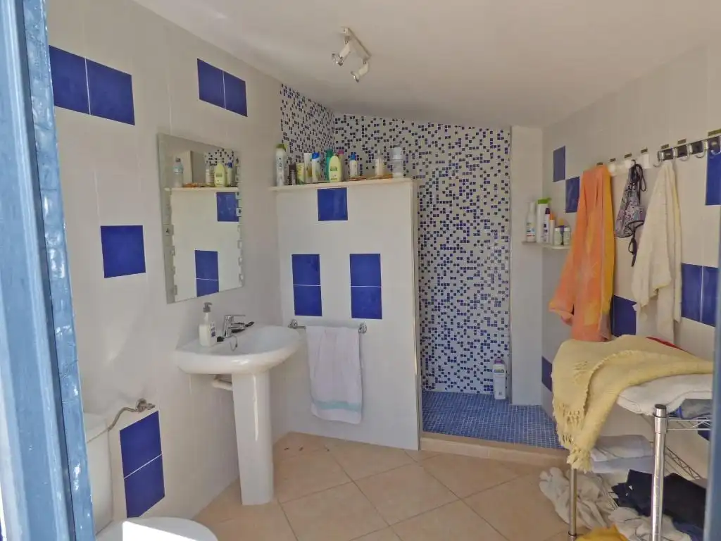 Bany de Casa o xalet en venda en Vilafant amb Aire condicionat, Jardí privat i Terrassa