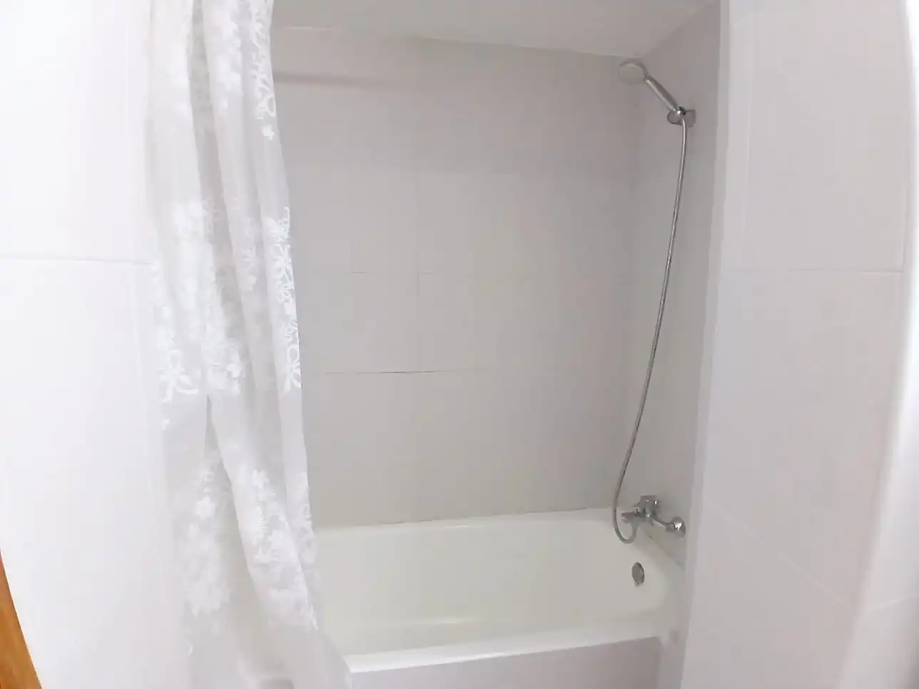 Badezimmer von Wohnung zur Miete in La Almunia de Doña Godina  mit Heizung, Parkett und Terrasse