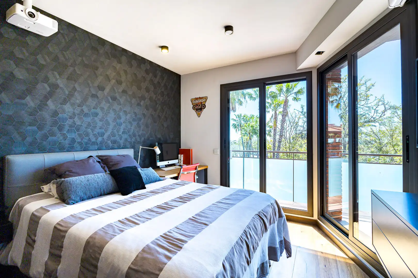 Dormitori de Casa adosada en venda en Sitges amb Calefacció, Jardí privat i Parquet