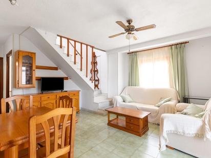 Sala d'estar de Apartament en venda en Torrevieja amb Aire condicionat i Terrassa