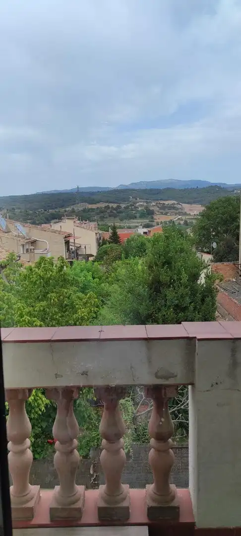 Vista exterior de Piso en venta en Centelles con Calefacción y Balcón