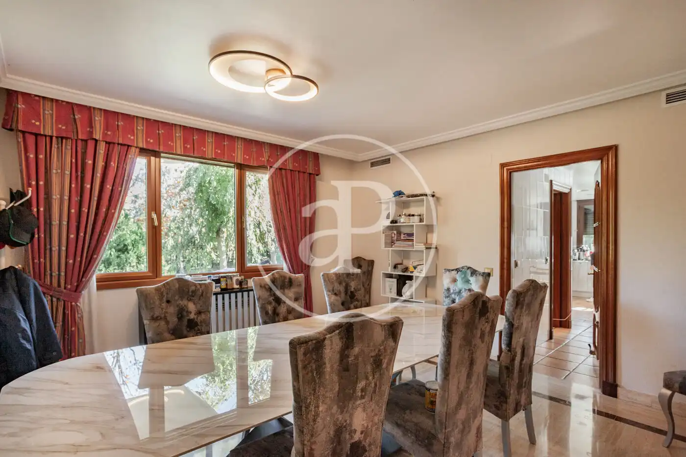 Comedor de Casa o chalet en venta en Pozuelo de Alarcón con Aire acondicionado, Calefacción y Jardín privado