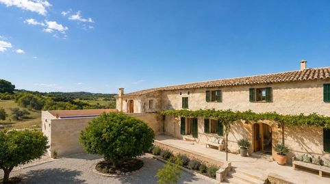 Gran casa de campo mallorquina de 2.000 m2 para restaurar con 55 hectáreas de terreno en Algaida