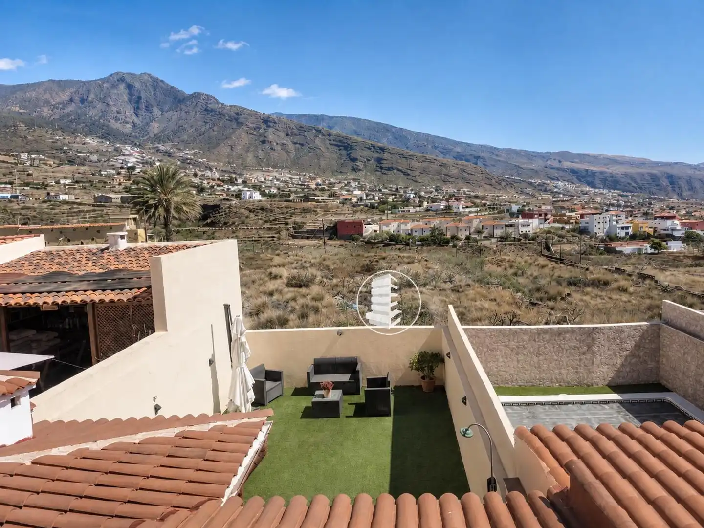 Vista exterior de Casa adosada en venta en Candelaria con Trastero