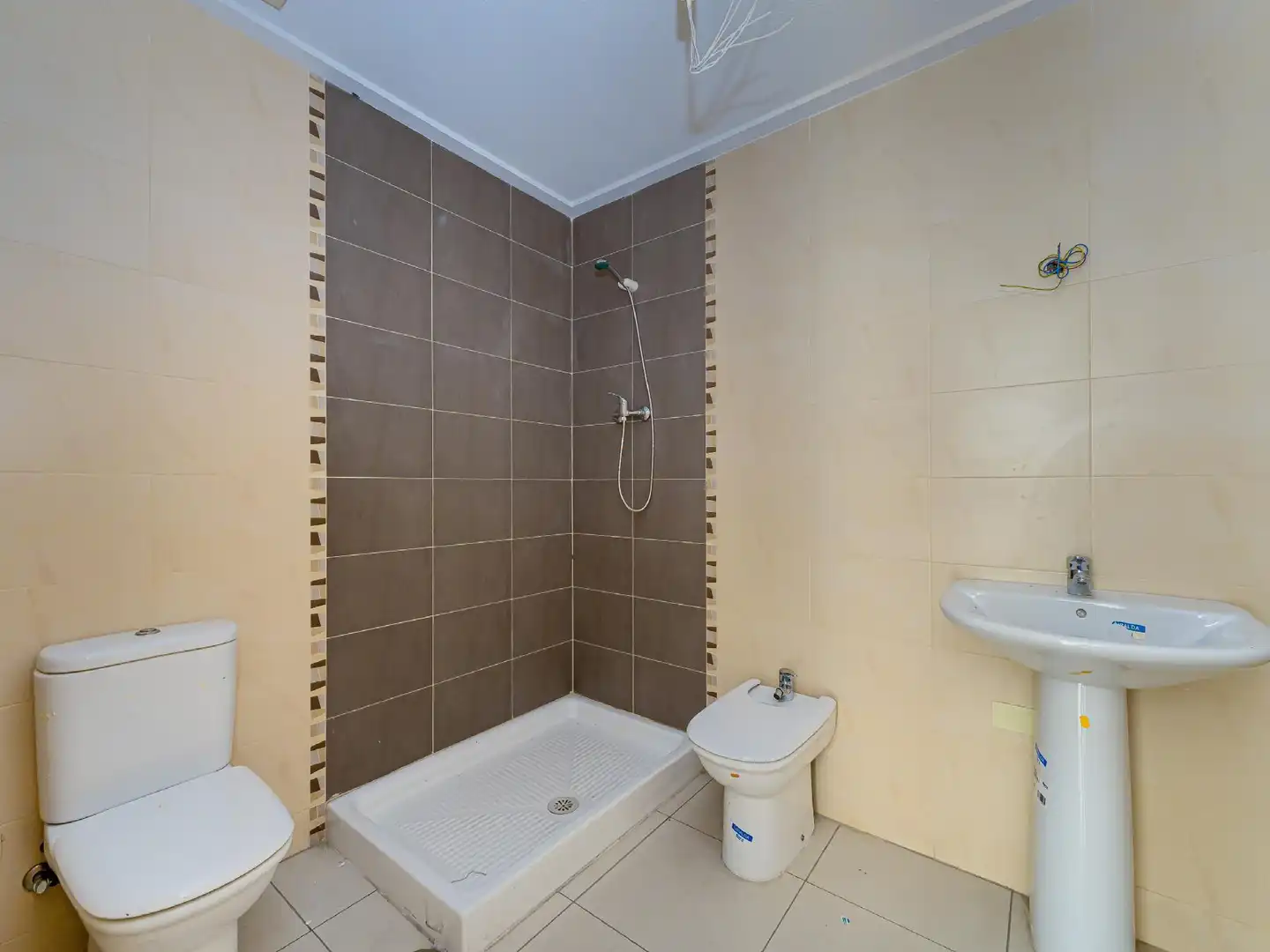 Baño de Piso en venta en Aspe con Terraza
