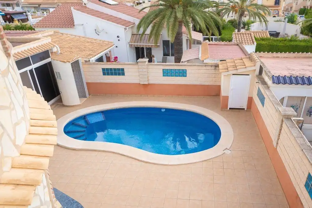 Piscina de Casa o xalet en venda en Orihuela