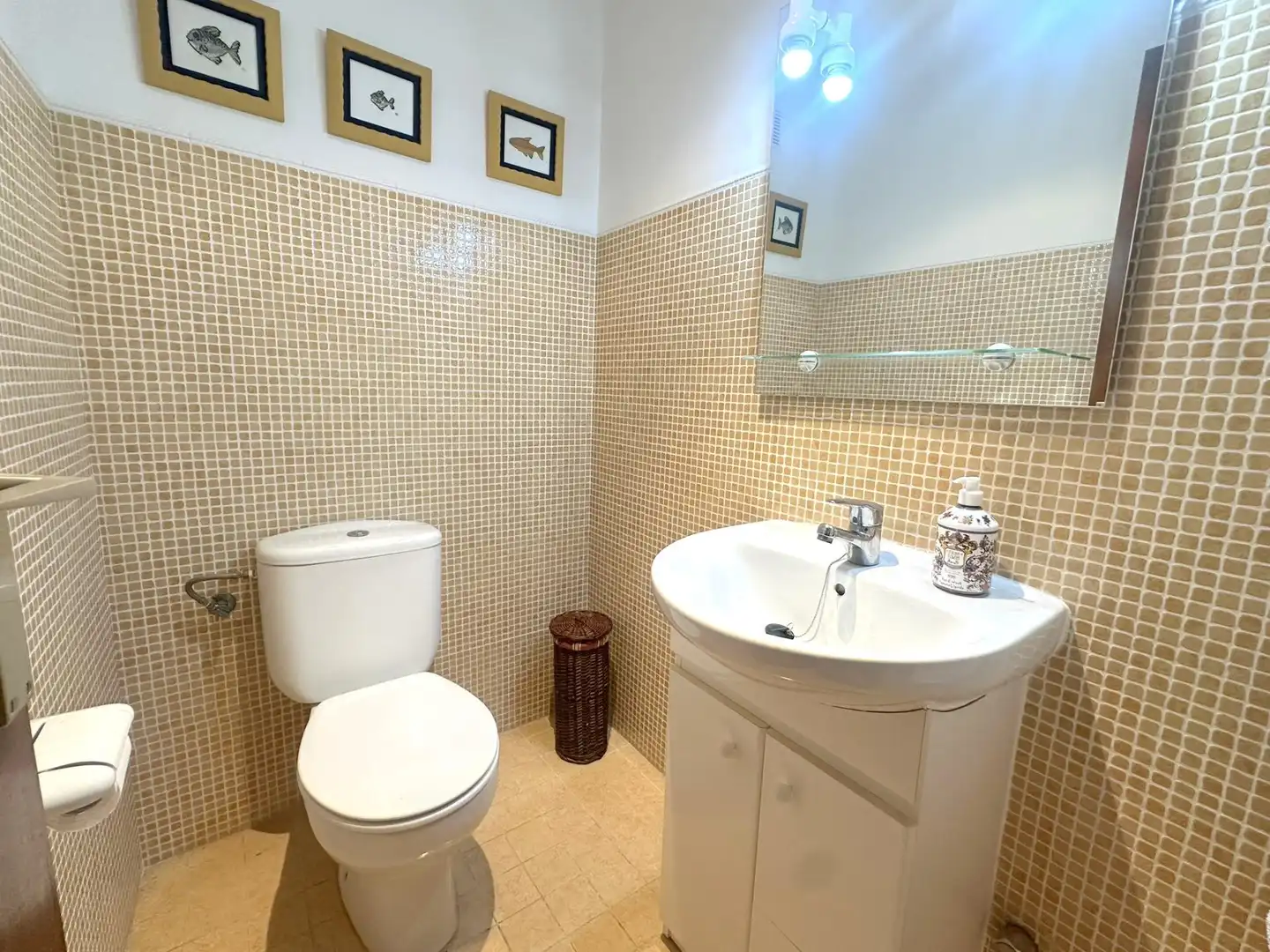 Badezimmer von Wohnung zum Verkauf in Calafell mit Klimaanlage, Heizung und Terrasse