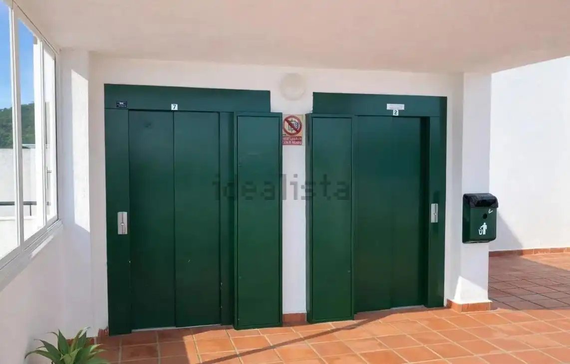 Dúplex en venda en Estepona amb Jardí privat, Terrassa i Piscina comunitària