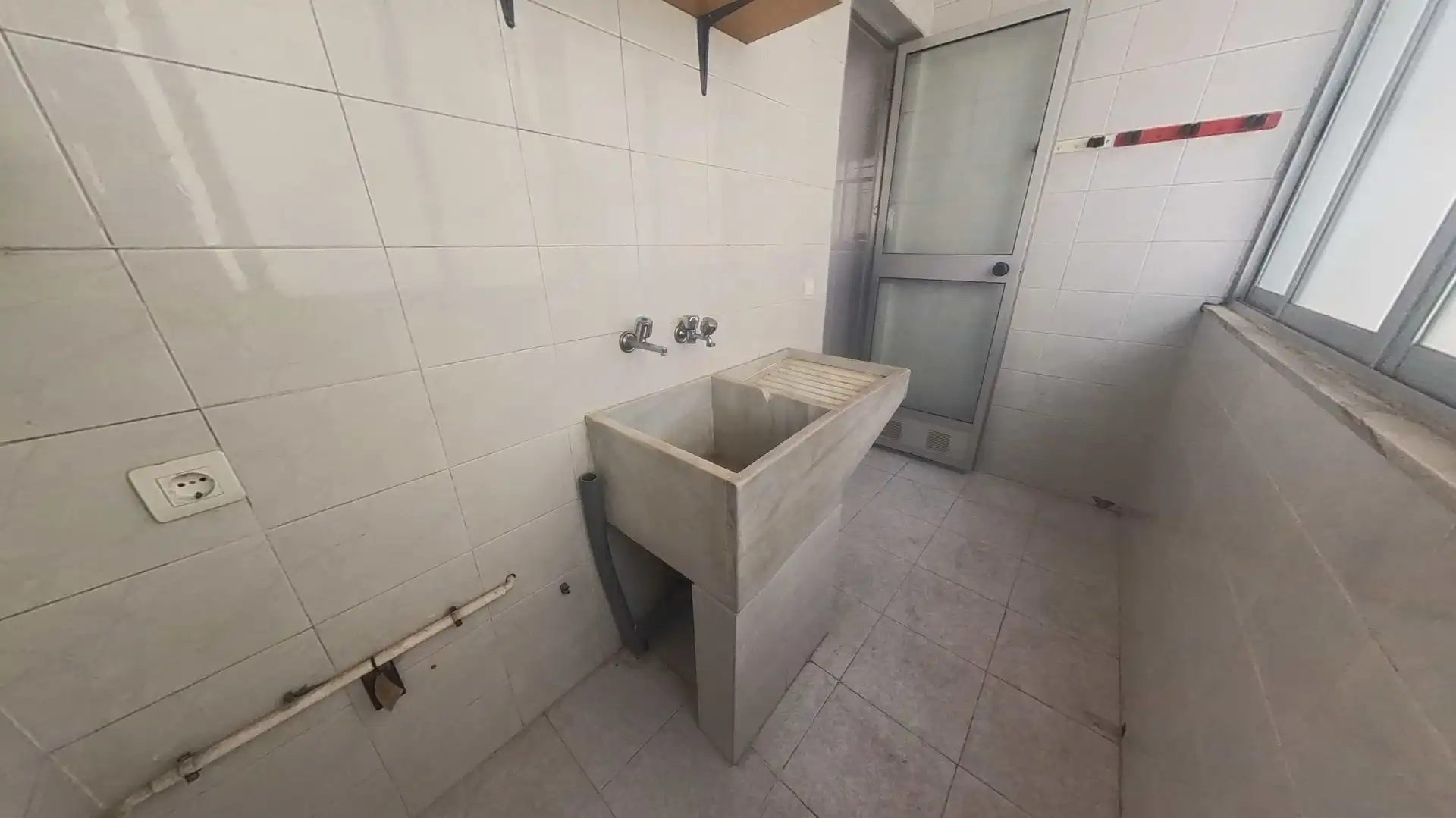 Badezimmer von Wohnung zum Verkauf in Benigànim mit Balkon