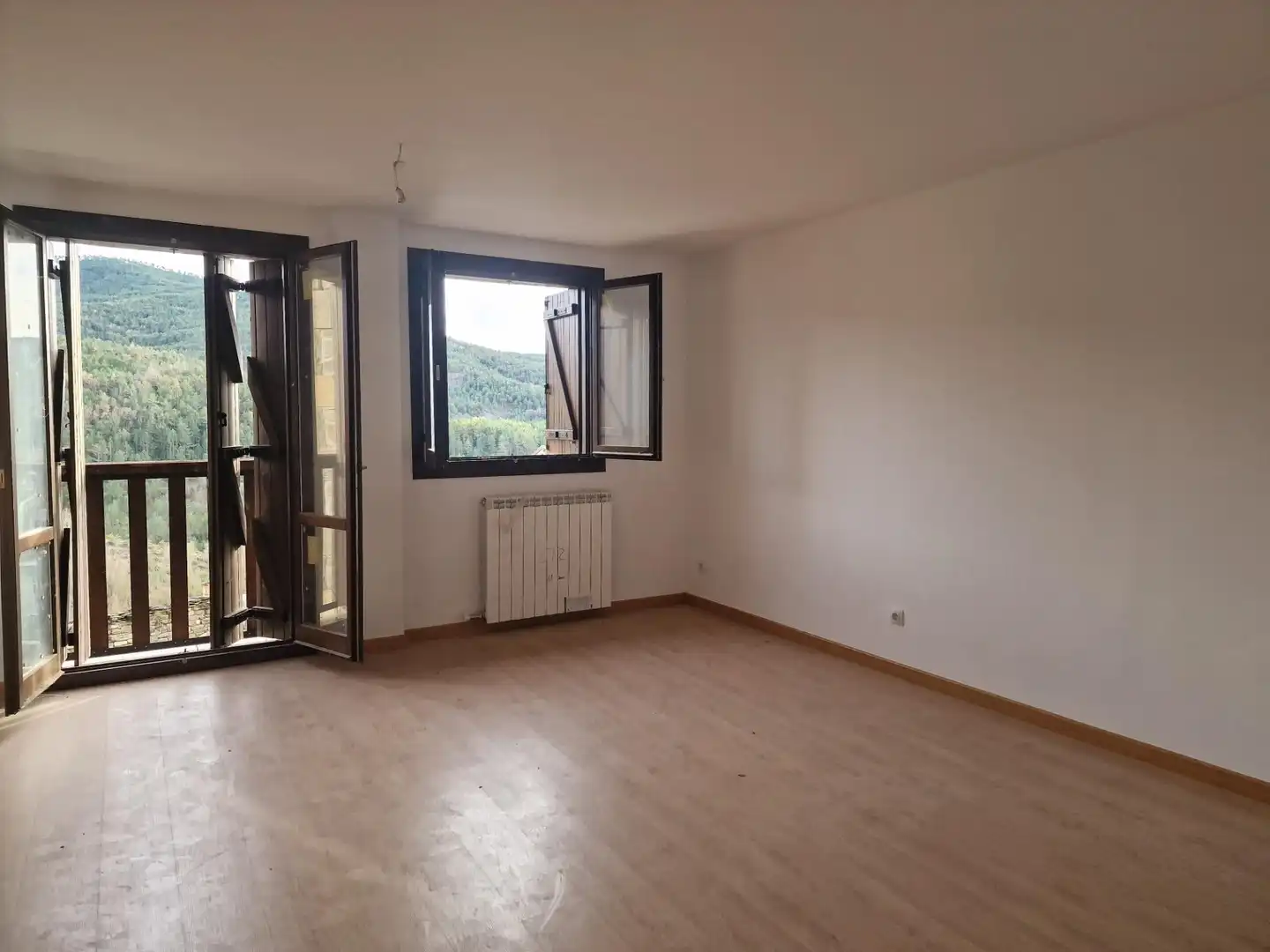 Living room of Buildings for sale in Aisa