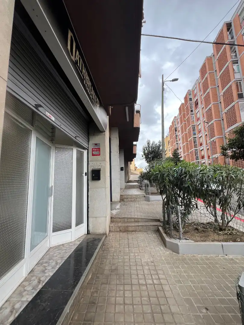 Exterior view of Commercial properties for rent in Sabadell