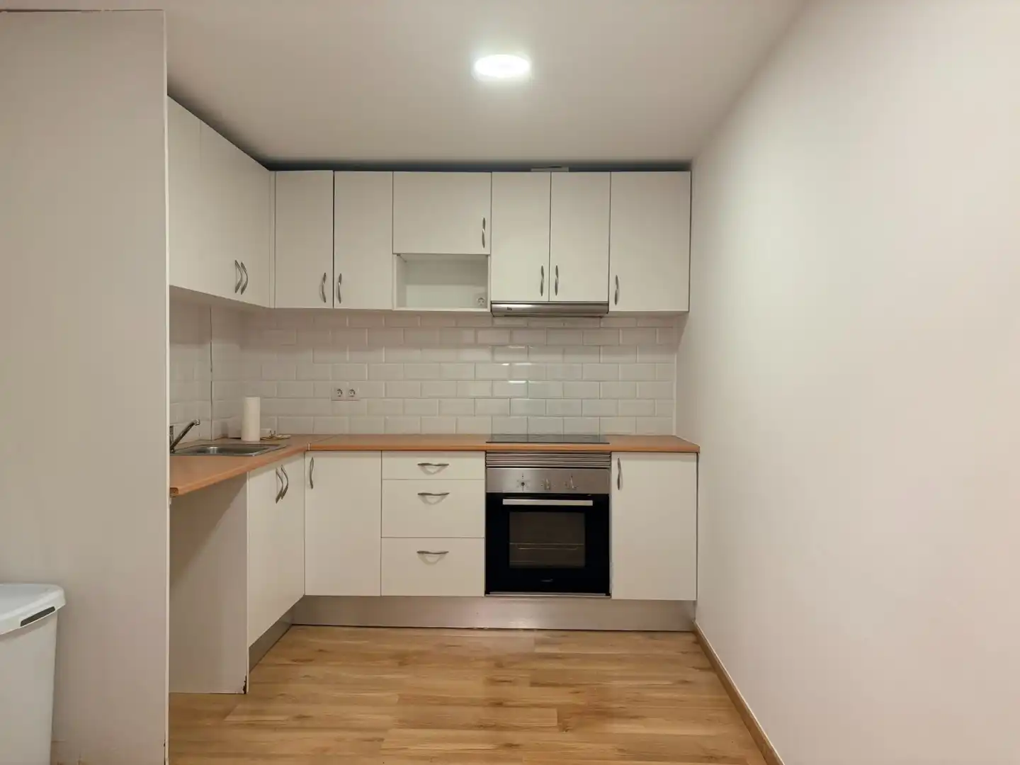 Kitchen of Office for rent in Barcelona  with Air Conditioner