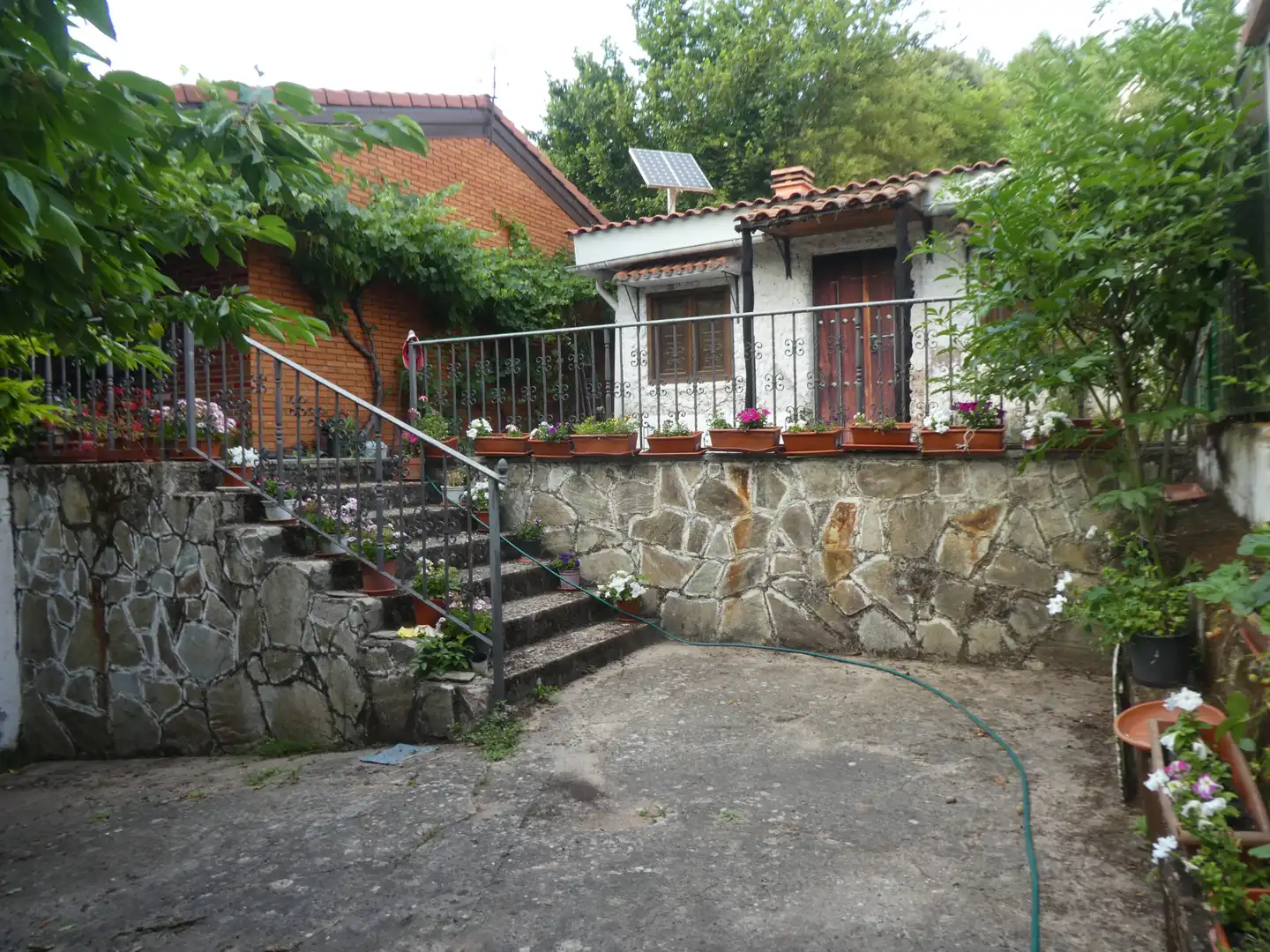 Vista exterior de Casa adosada en venta en Castrillo del Val con Calefacción, Jardín privado y Parquet