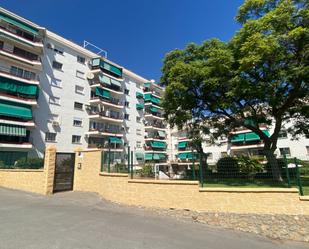 Vista exterior de Apartament en venda en Torremolinos amb Terrassa i Piscina comunitària