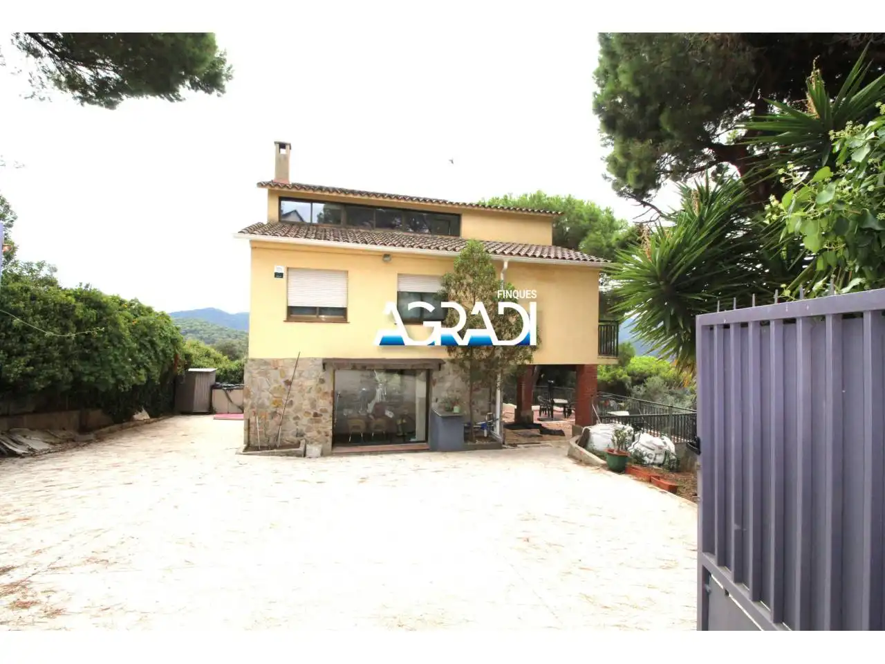 Maison avec piscine à vendre à Urbanizacion Can Canyamars