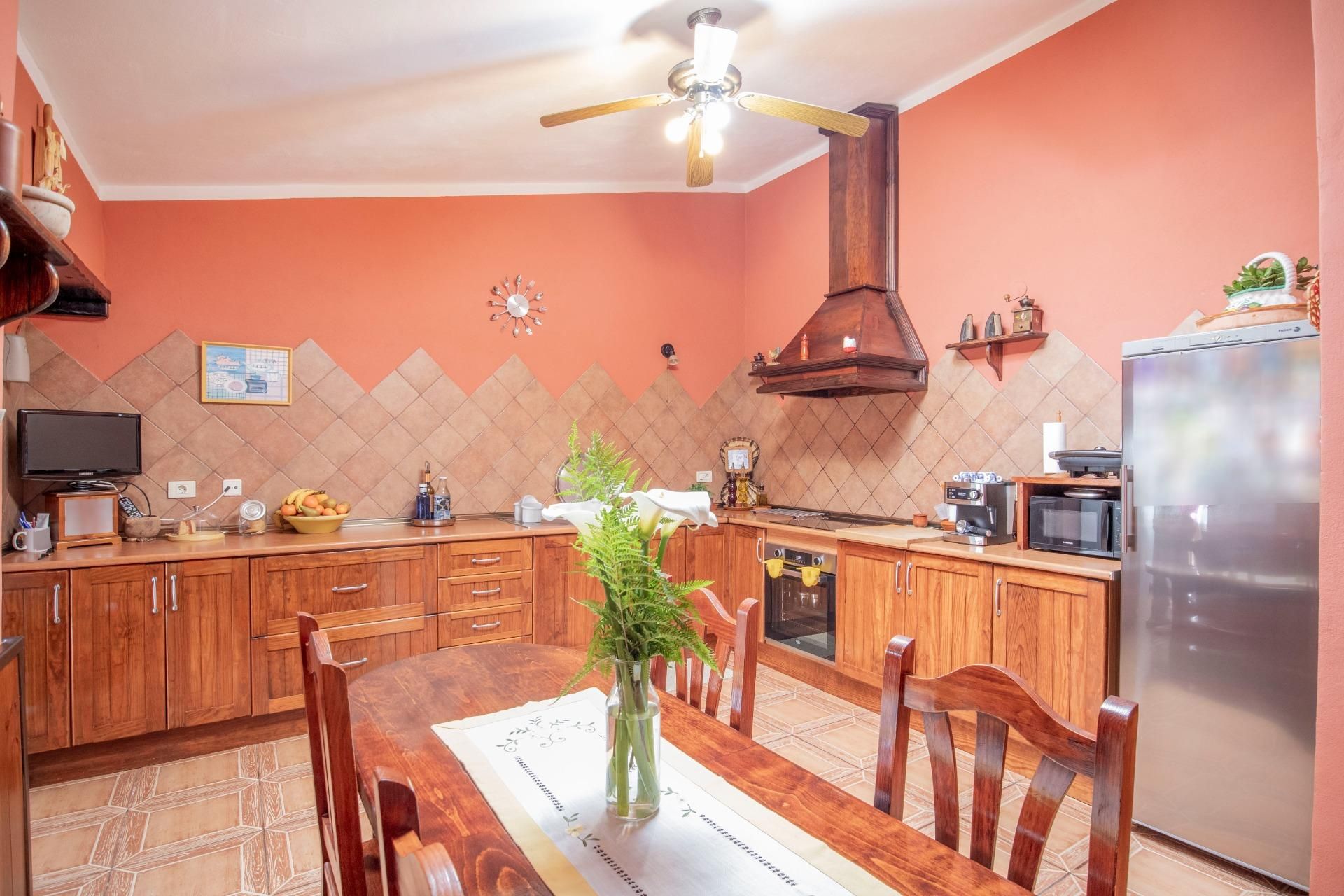 Kitchen of House or chalet for sale in La Orotava  with Private garden