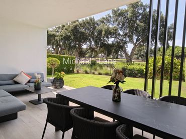 Adosado con balcón en venta en Urbanización San Roque Club