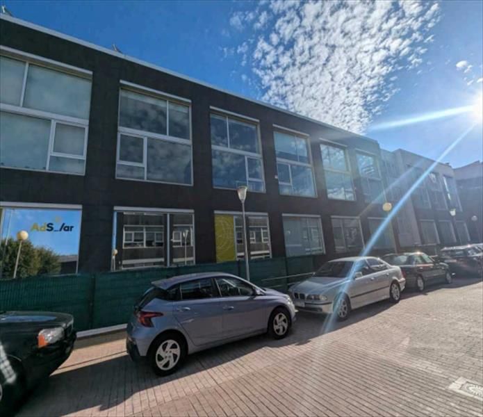 Oficina de lloguer a Polígono Industrial Sur