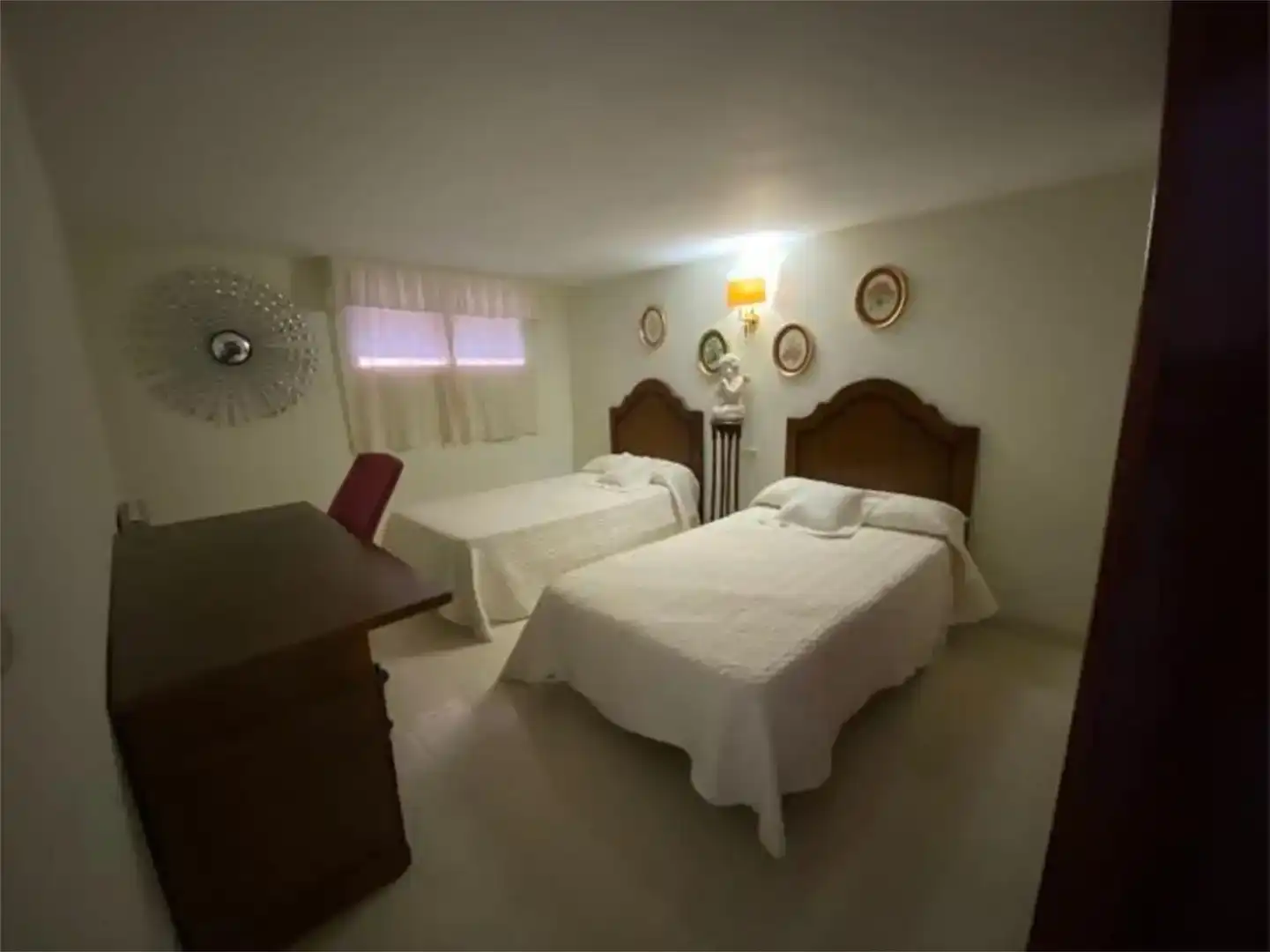 Habitación de Dúplex de alquiler en Granada con Piscina y Amueblado
