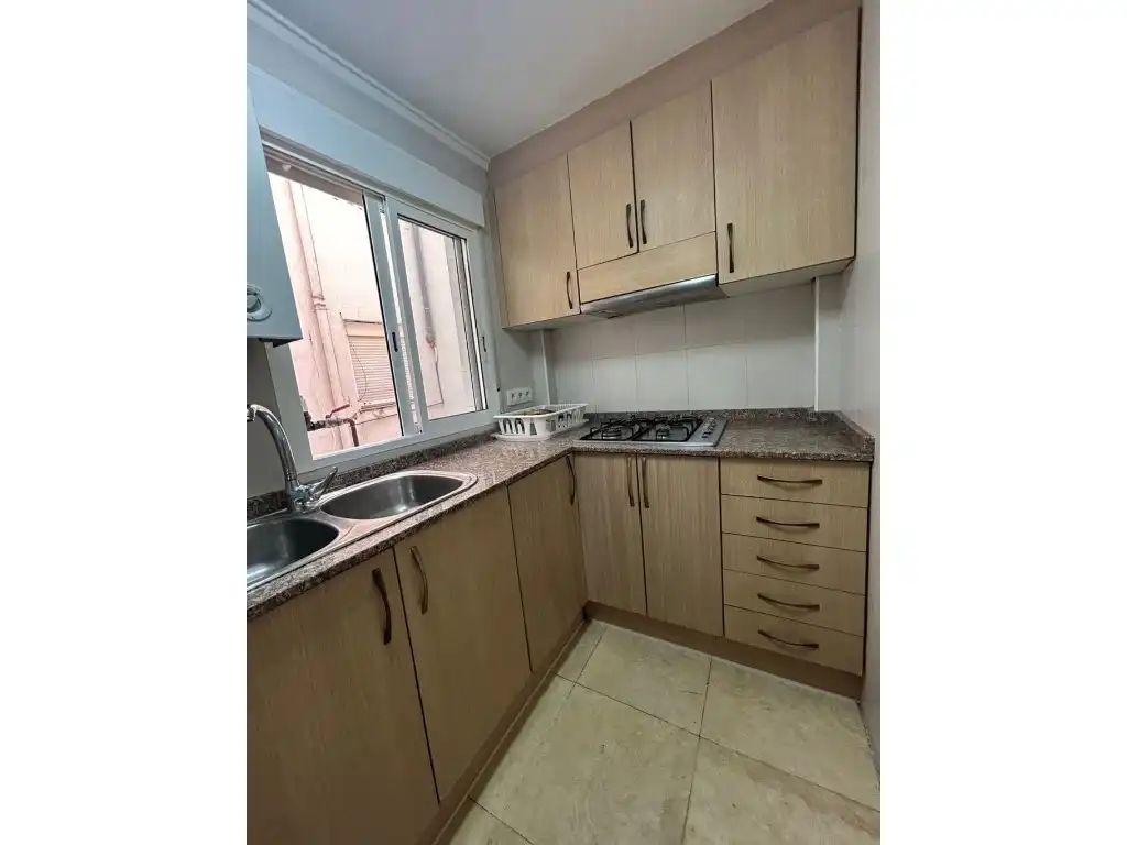 Cuina de Casa o xalet en venda en Valencia amb Aire condicionat