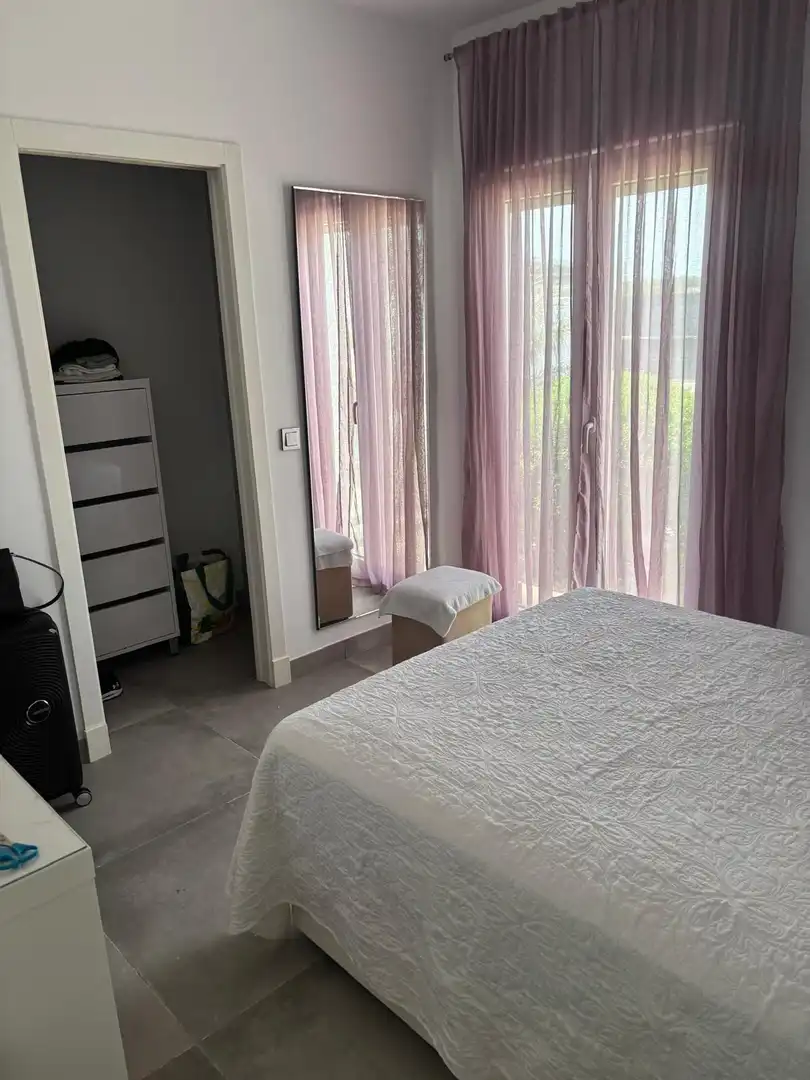 Habitación de Casa o chalet en venta en Chiclana de la Frontera con Aire acondicionado, Calefacción y Jardín privado