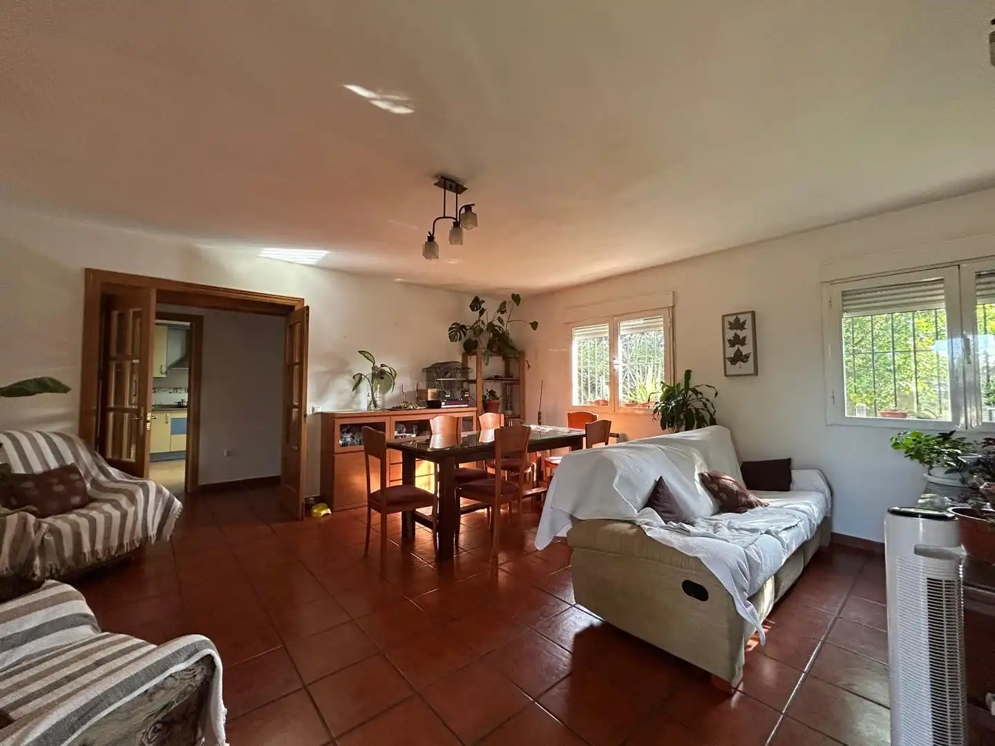 Sala de estar de Casa o chalet en venta en San Román de los Montes con Calefacción, Jardín privado y Piscina