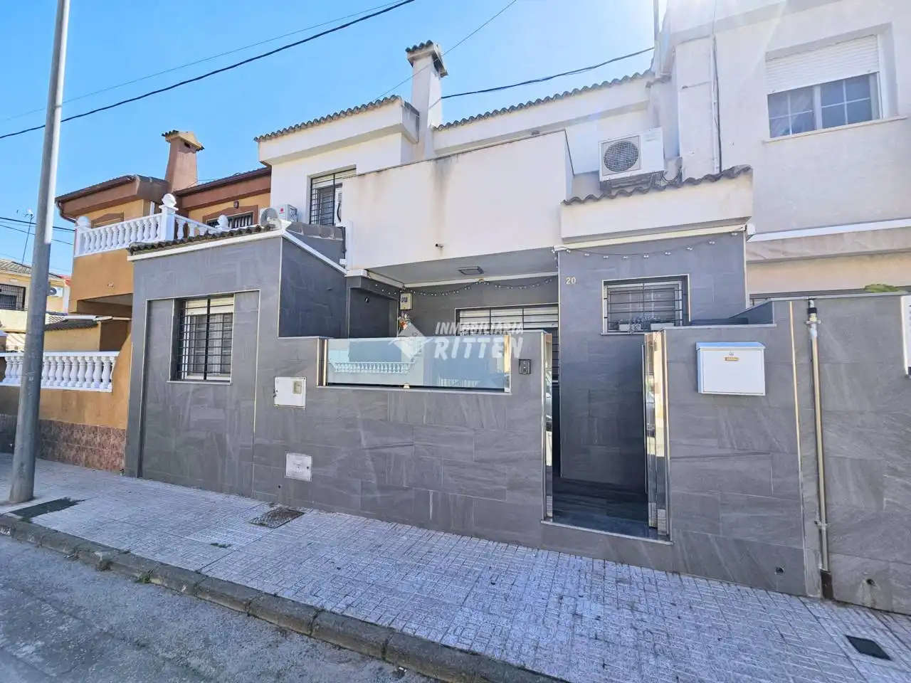 Außenansicht von Maisonette zum Verkauf in Cartagena mit Klimaanlage und Terrasse
