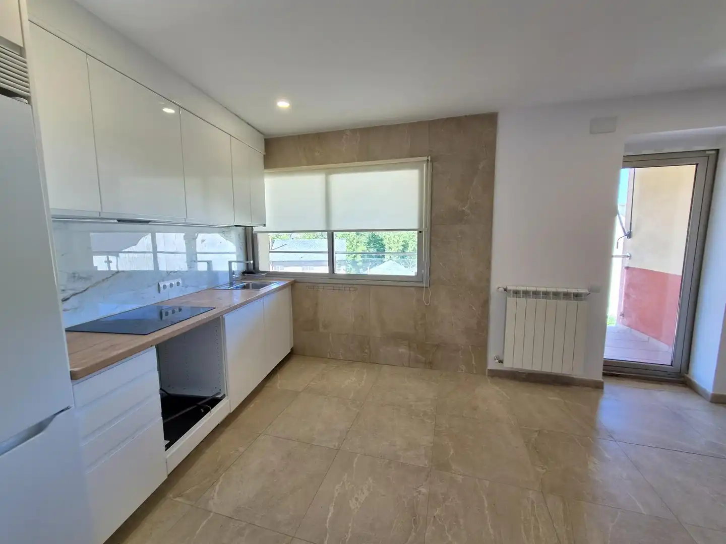 Cocina de Apartamento de alquiler en Ponferrada con Terraza y Amueblado