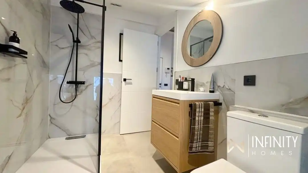 Baño de Ático de alquiler en Bilbao  con Calefacción