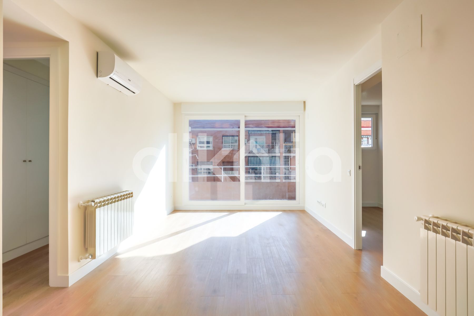 Sala d'estar de Pis en venda en  Madrid Capital amb Aire condicionat, Calefacció i Terrassa