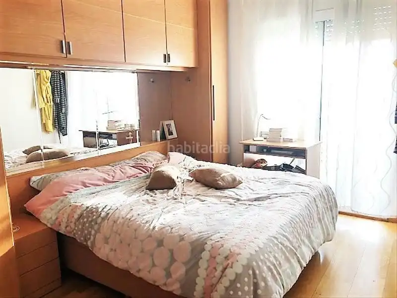 Schlafzimmer von Maisonette zum Verkauf in Sant Boi de Llobregat mit Klimaanlage, Parkett und Terrasse