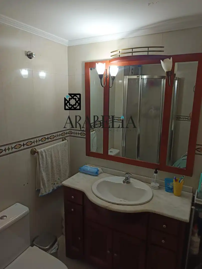 Bathroom of Flat for sale in Córdoba  with Air Conditioner and Terrace