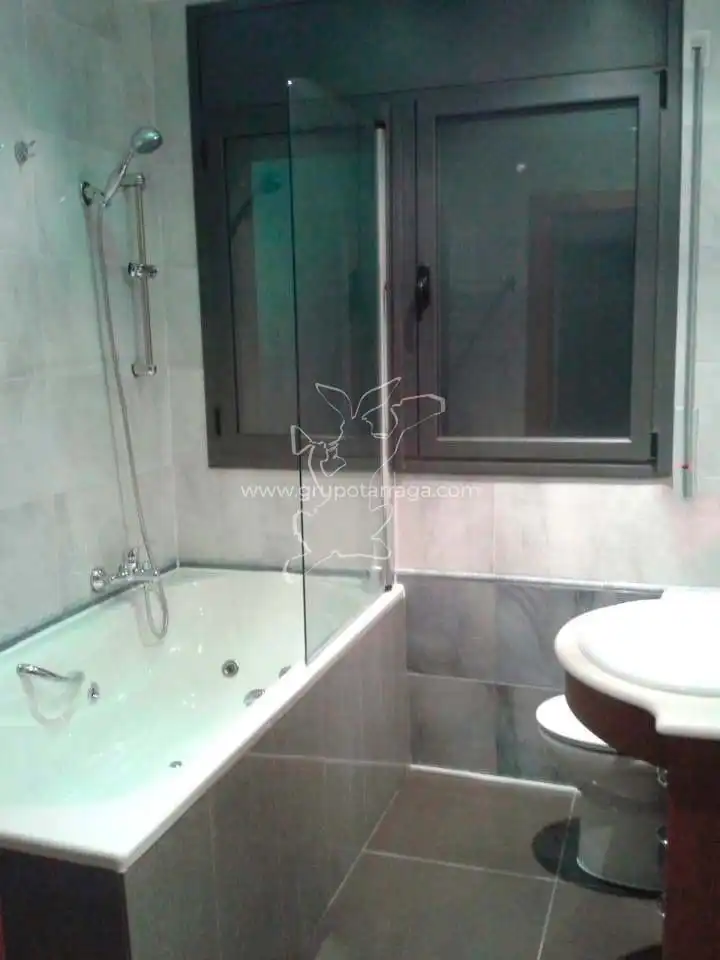 Bany de Casa o xalet en venda en Lloret de Mar amb Jardí privat, Terrassa i Balcó